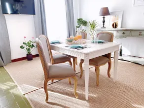 A charming apartment with a terrace - Image 2