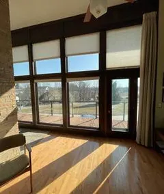 Beautiful Home in Town Acreage - Image 4