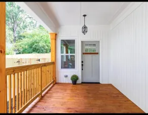 Cozy Modern Home minutes from Airport and Downtown - Image 3