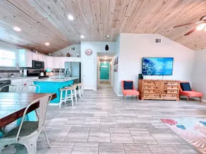 Multi-Family Friendly Home with Private Pool - Image 2
