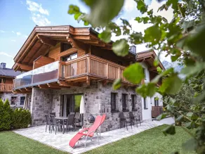 Luxury chalet with private sauna and views - Image 2
