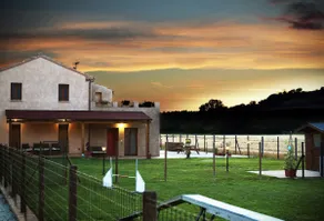 CASA MONTEFIORE 13 farmhouse in the Marche countryside - Image 5