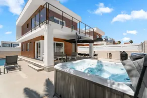 Casa Bos Flamingo Pool and Jacuzzi - Image 3