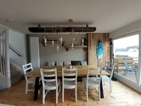 No. 28 Contemporary beach side property with sea views - Image 2