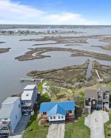 Sound View, Dock, .1 mile to beach access - Image 3