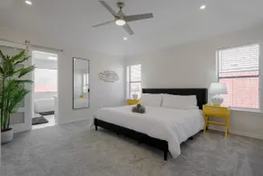Vibrant Spacious Home w/ Private Pool and Jacuzzi - Image 3