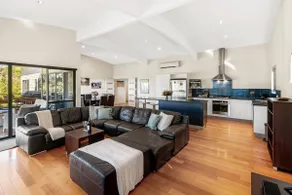 Eagle Vista Beachside Bliss with Bushland Serenity - Image 2