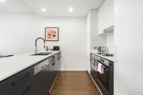 Boutique Unit with Huge Terrace near Cafes & Shops - Image 4