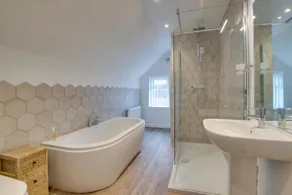 2 Bed in Bethesda oc-bow234 - Image 3