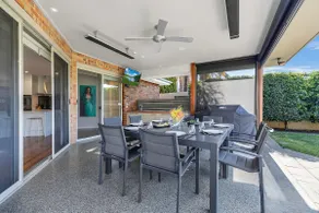 Blair Street - Luxury Home with Pool and Theatre - Image 4