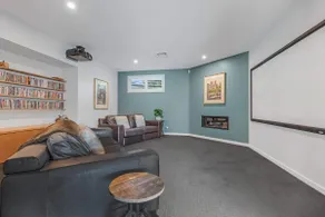 Blair Street - Luxury Home with Pool and Theatre - Image 3