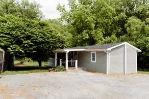 Country Outback Cozy Home *W/Camp Fire Pit* - Image 5