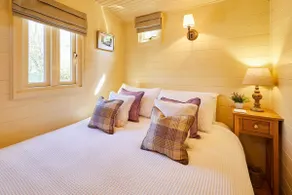 Host & Stay | Guards Van - Image 4