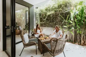 Contemporary Coolum Beach Abode - Image 3