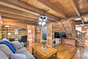 ‘The Lake Place’ Cabin w/ Golf Cart & Free Kayaks! - Image 3