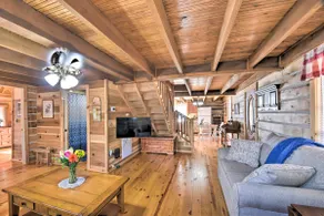 ‘The Lake Place’ Cabin w/ Golf Cart & Free Kayaks! - Image 5