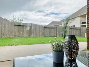 🏡 A HOME AWAY | One-Minute Walk to Lakes & Parks - Image 2