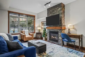 Welcoming Poolside Condo – Perfect for Couples! - Image 4