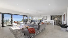 The Outlook at Sapphire - Coastal Luxury, Private Plunge Pool, Pet Friendly - Image 2