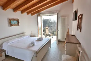 White Apartment In Marciaga Di Costermano - Image 3