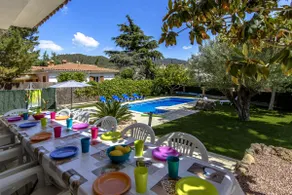 Villa con giardino, terrazza e griglia - Image 5