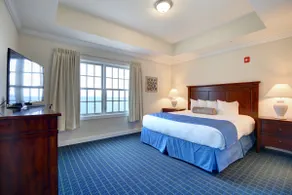 Waterfront 2BR Condo with Stunning Sound Views - Image 4