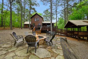 Classic family log cabin with 3 bedrooms, 3 baths - Image 2