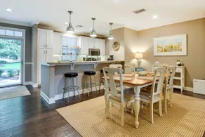Charming Cottage Near Golf Courses & Marsh Walk! - Image 2