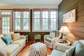 Charming Cottage Near Golf Courses & Marsh Walk! - Image 3