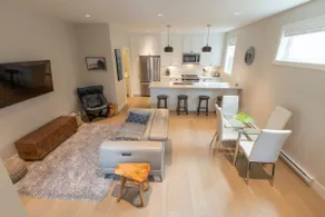 Malaview Retreat-Beautiful Townhouse in Lovely Sidney By The Sea by Victoria Prime! - Image 2