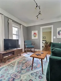 Mid-Century Mod -West End 1 BR- Sleeps 2- 4 Guests - Image 3