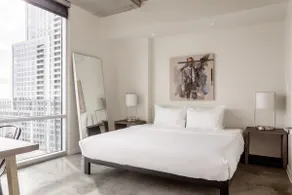 Kasa | Stunning 1BD with River Views | 2nd Street - Image 5