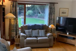 Remarkable 2-Bed Cottage in tranquil setting - Image 3