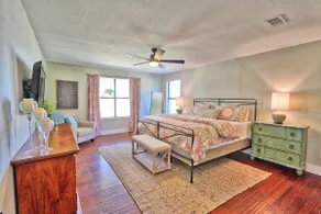 Pancho and Leftys - Place - Image 4