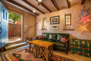 Unique Hideaway, Walk Everywhere - Image 4