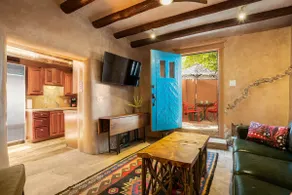 Unique Hideaway, Walk Everywhere - Image 2