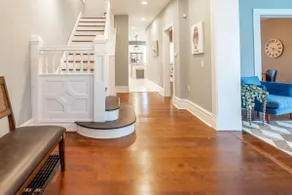 4BR CWE Luxury Walk to Forest Park - Image 4