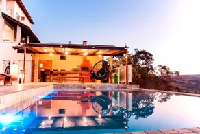 Mansion with the Best View of the Lake - Image 3