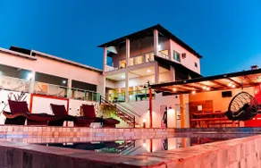 Mansion with the Best View of the Lake - Image 4