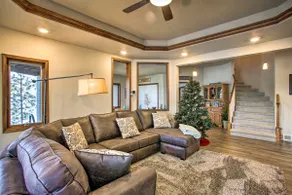Luxurious Liberty Lake Hideaway w/ Hot Tub! - Image 5