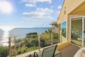 Million Dollar Ocean Views – Beachfront Bliss - Image 5