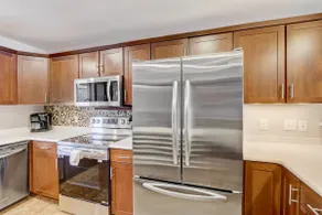 The Williamson`s Waterfront Condo - Image 2