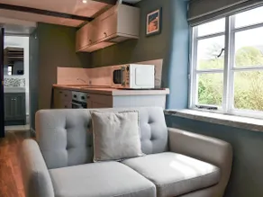 Strawberry Cottage - Image 4