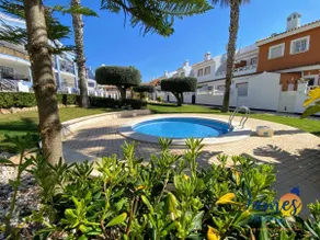 Laguna Townhouse overlooking Communal Pool LOM01 - Image 4