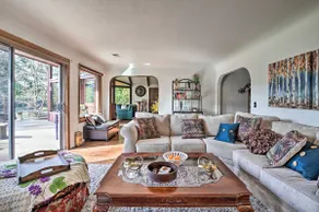 Hot Tub & Views: Spacious Getaway on Rogue River - Image 5