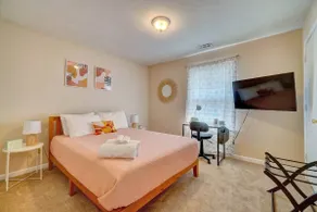 Close 2 East Beach, EOV, King Bed, Top Floor C - Image 3