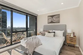 Stylish Arts Precinct 1BR with Balcony View, Parking - Image 3