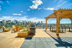 3 Suites | For 11| Rooftop +3Patios & FireTable - Image 2