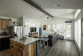 Texas Hideaway Cabin - Image 5