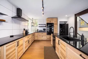 Dog-friendly Bryce retreat with mountain views - Image 4